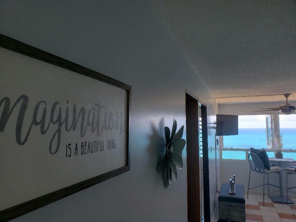 Breezy Beachfront Property With View Of Paradise Luquillo Eksteriør billede