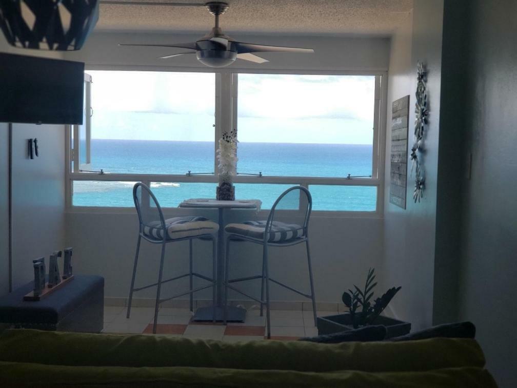 Breezy Beachfront Property With View Of Paradise Luquillo Eksteriør billede
