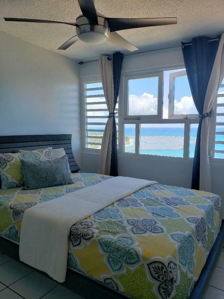 Breezy Beachfront Property With View Of Paradise Luquillo Eksteriør billede