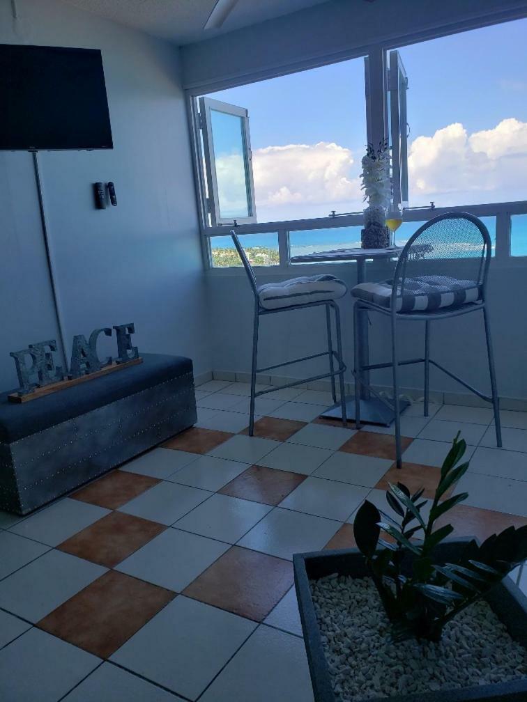 Breezy Beachfront Property With View Of Paradise Luquillo Eksteriør billede